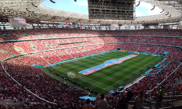 借助商品销 借助商品销